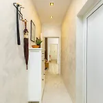 Retreat With Local Charm By Flat Mаnager * بلوفديف