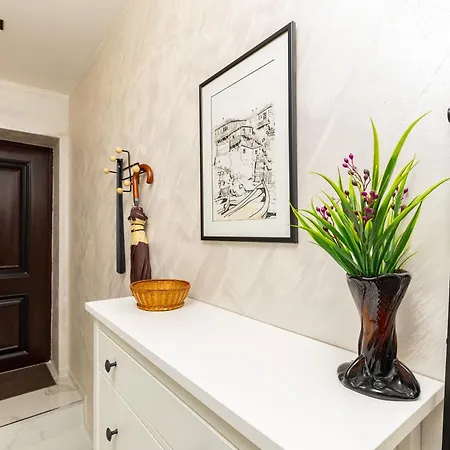 Retreat With Local Charm By Flat Mаnager Appartamento *